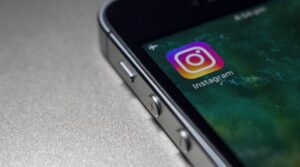 Como divulgar uma pessoa no instagram e na internet?