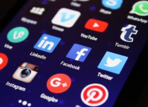 Comunicação omnichannel: o que é, benefícios e como aplicar
