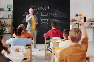 12 estratégias essenciais de marketing de escolas particulares